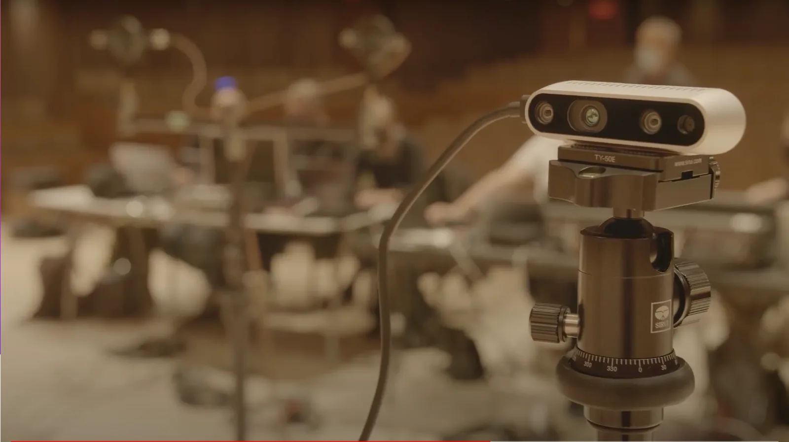 Photographie d'une des caméras de profondeur Realsense utilisées.
